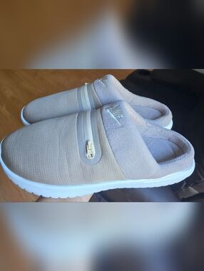 Sz 10 Men's NIKE BURROW "Khaki Moon Fossil" Slippers